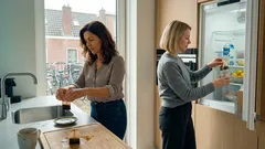 Gooi gebruikte theezakjes niet weg: 6 slimme toepassingen voor in huis (en zelfs in de tuin)